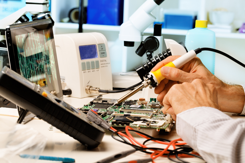 soldering-a-circuit-board3